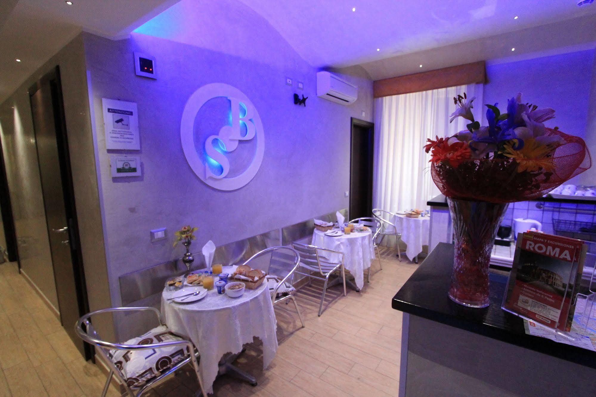 Buonarroti 3* Rome