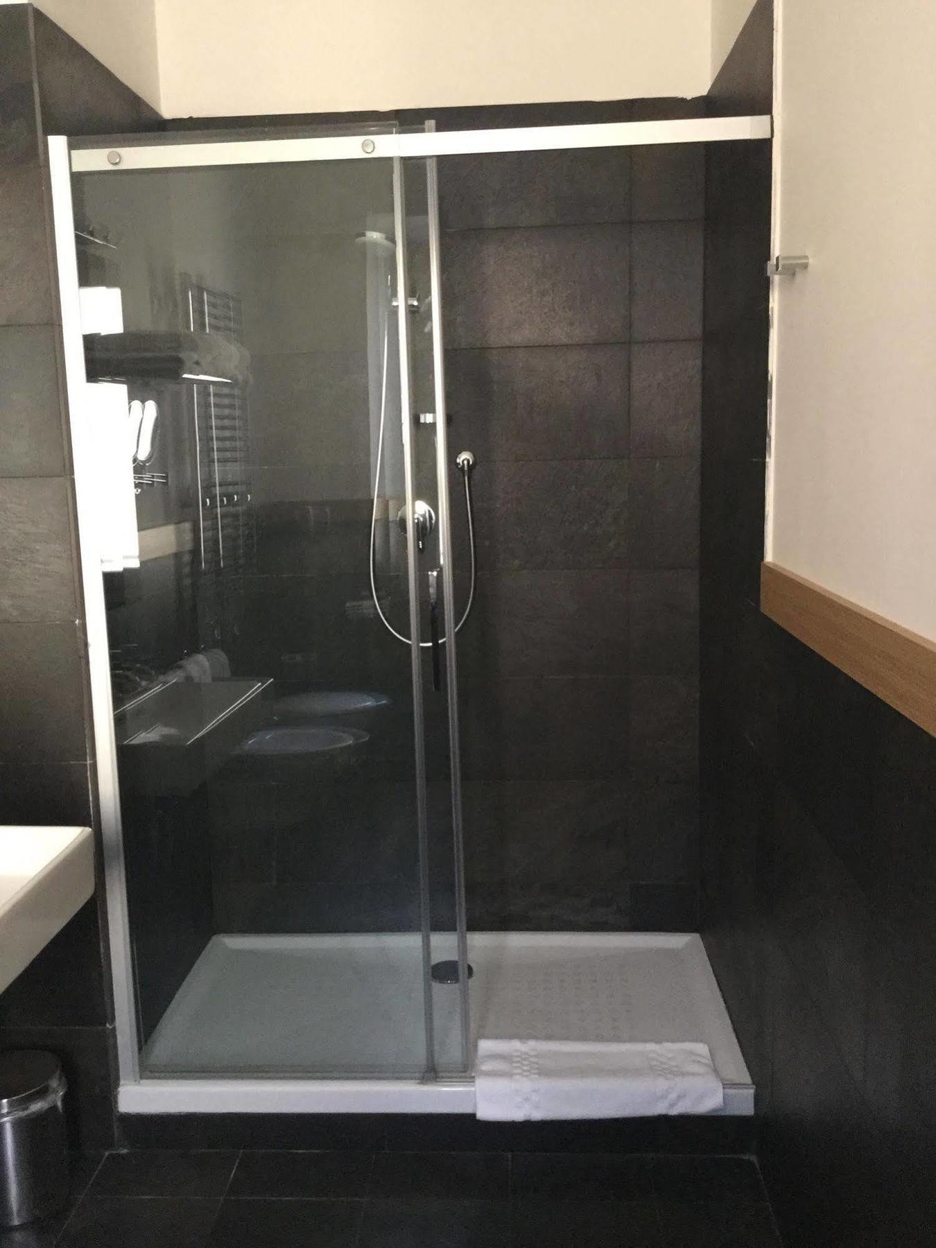 Rhome Terminal Guest house