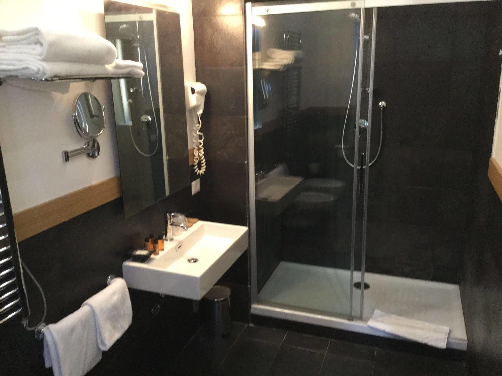Guest house Rhome Terminal 2*