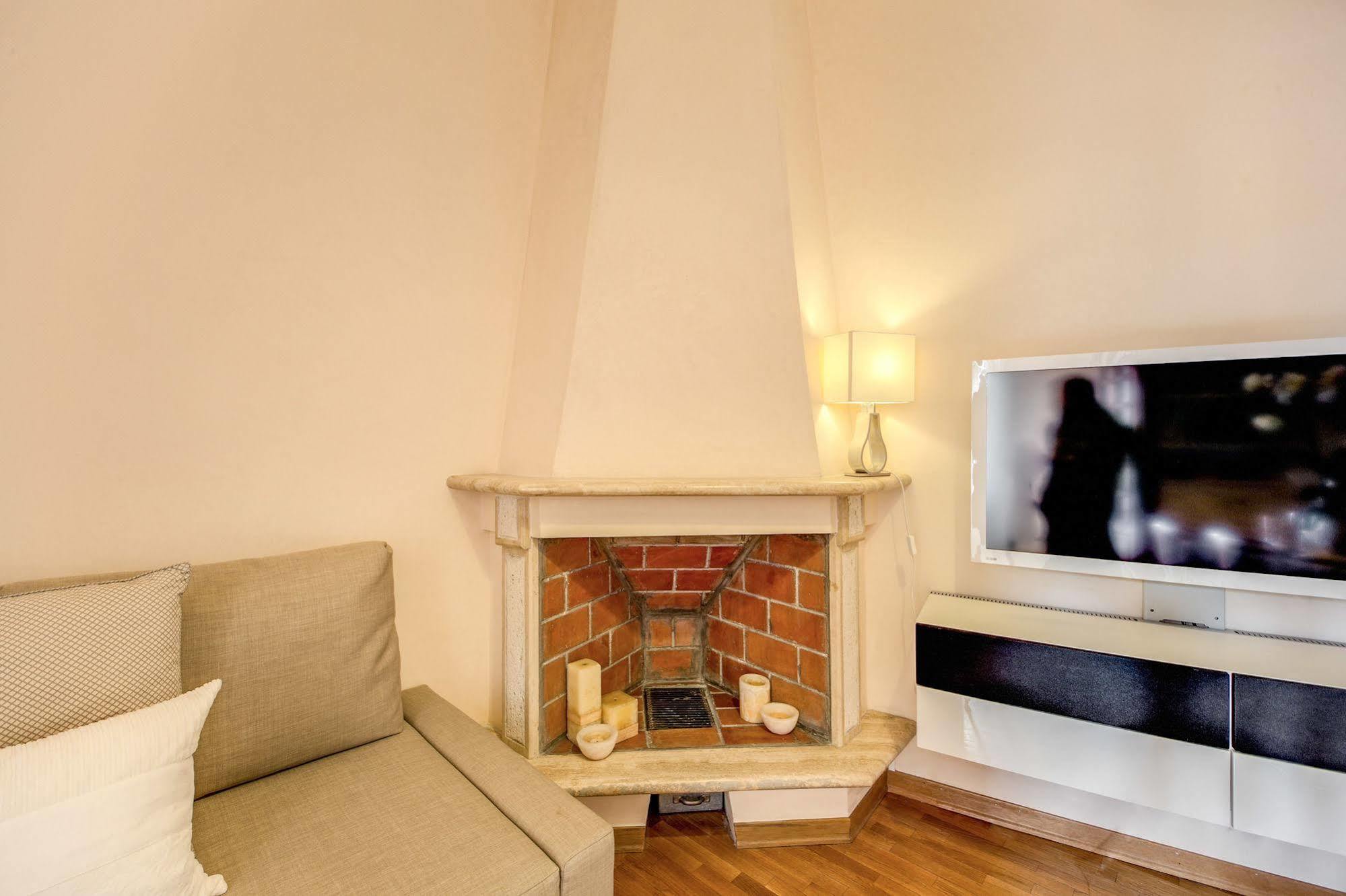 Apartment Elegant Behind The Colosseum *