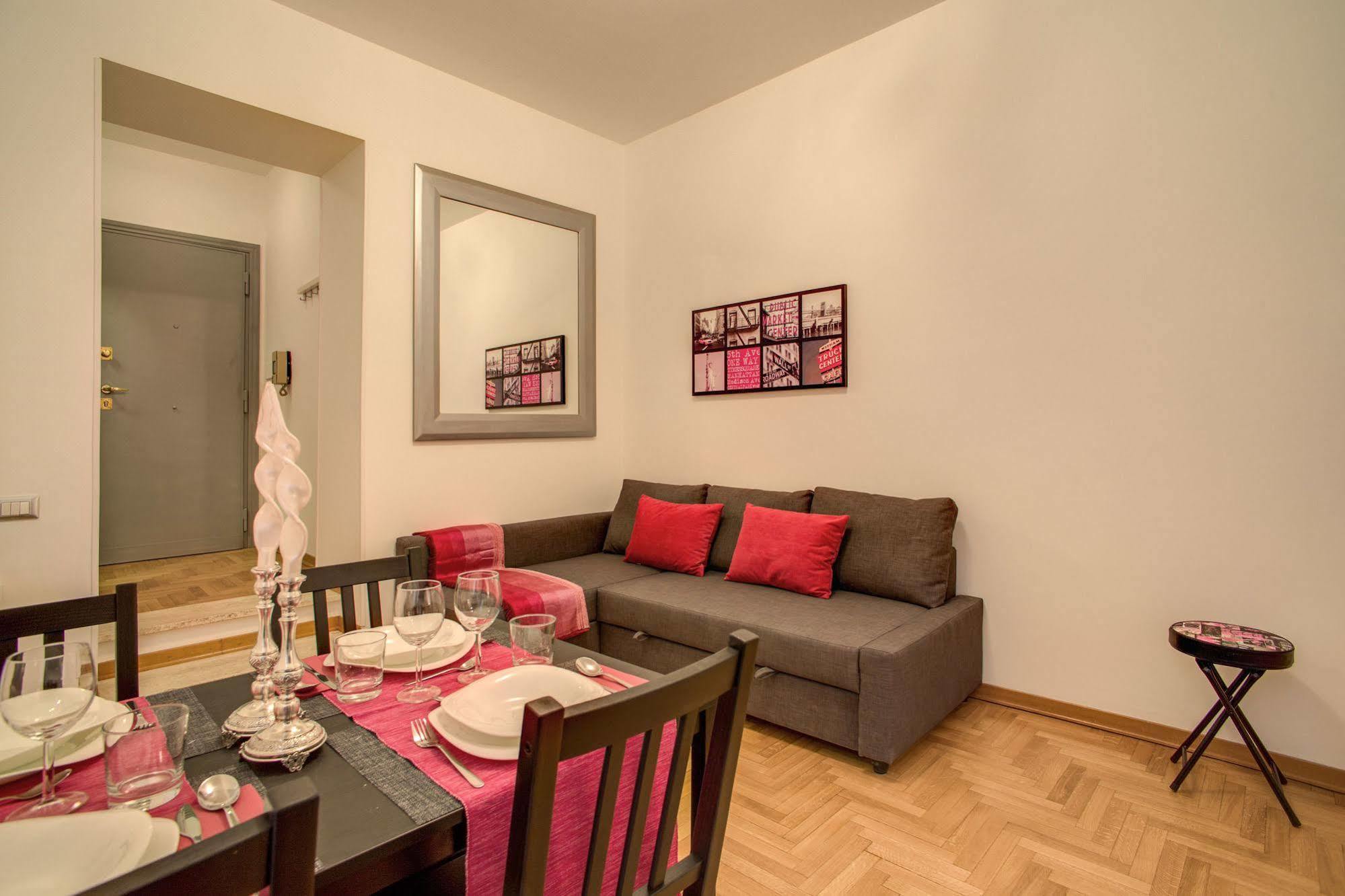 Apartment Elegant Behind The Colosseum *
