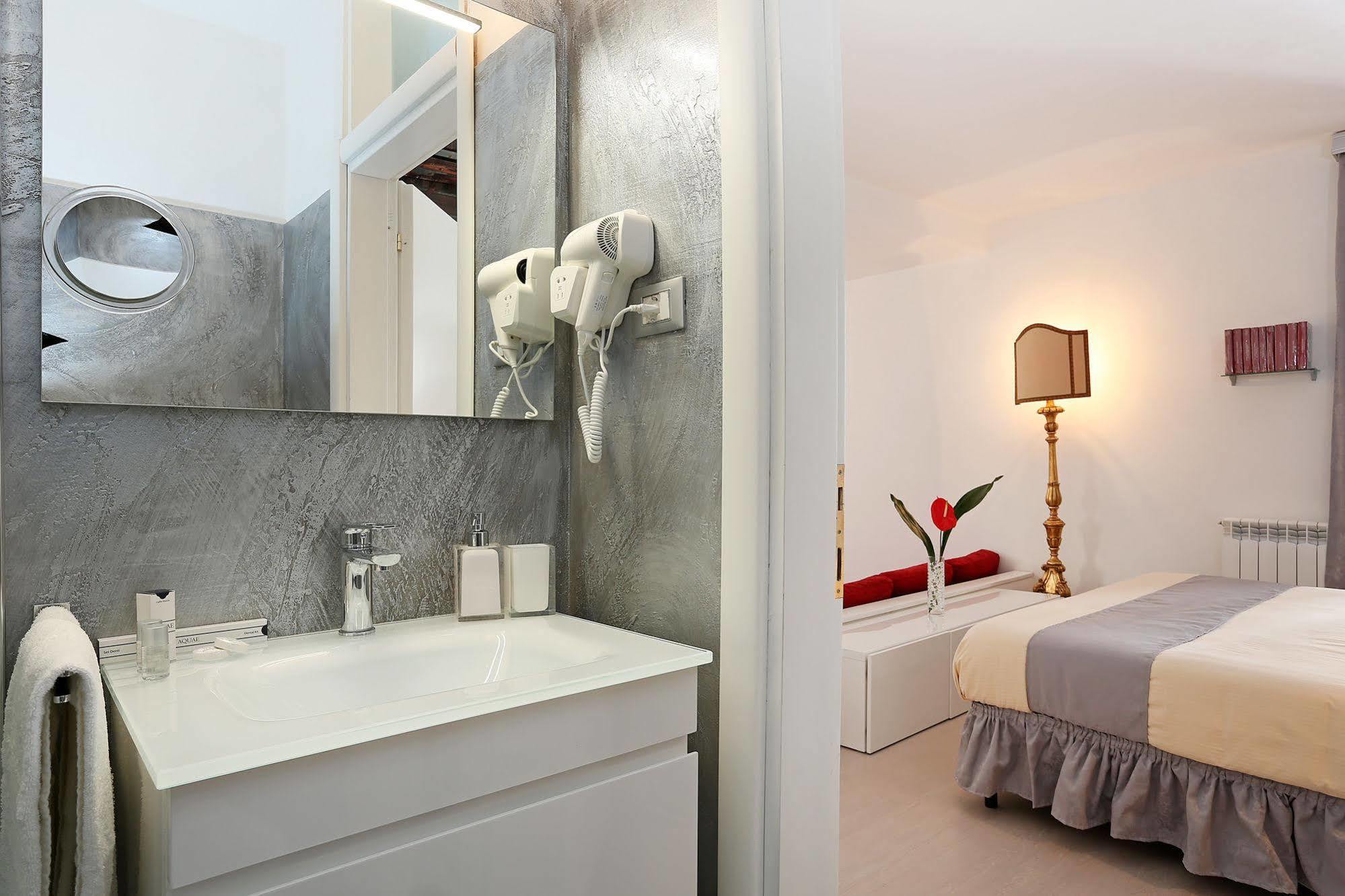 Myrome Navona Guest house