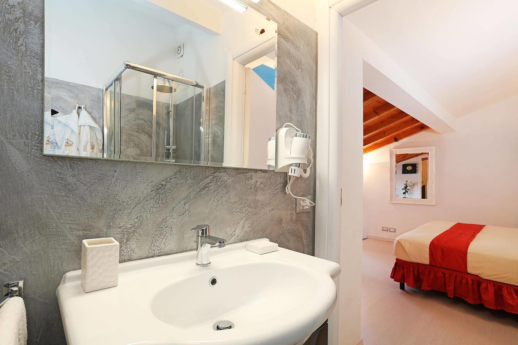 Myrome Navona Guest house