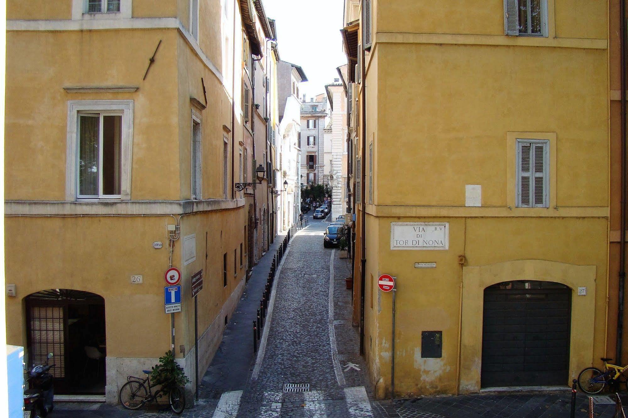 Myrome Navona Guest house 3*