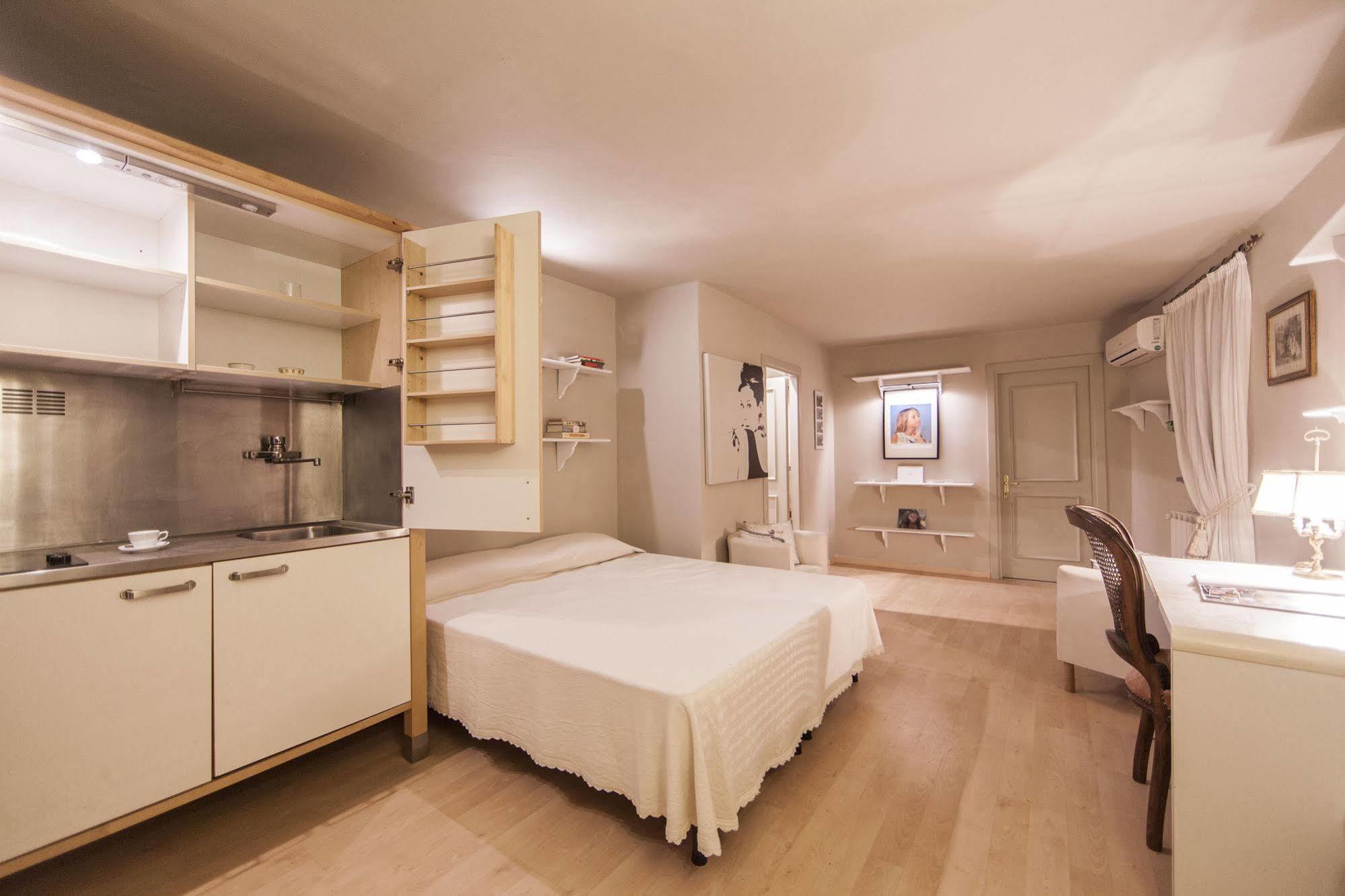 Castello Di Torcrescenza 3* Rome
