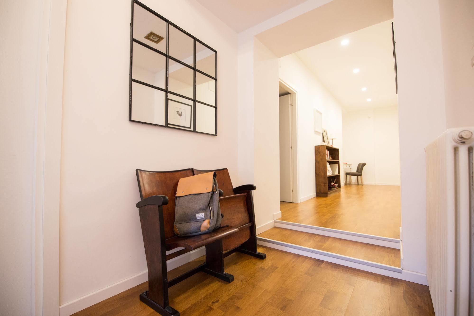 Urban Pine Rooms Guest house
