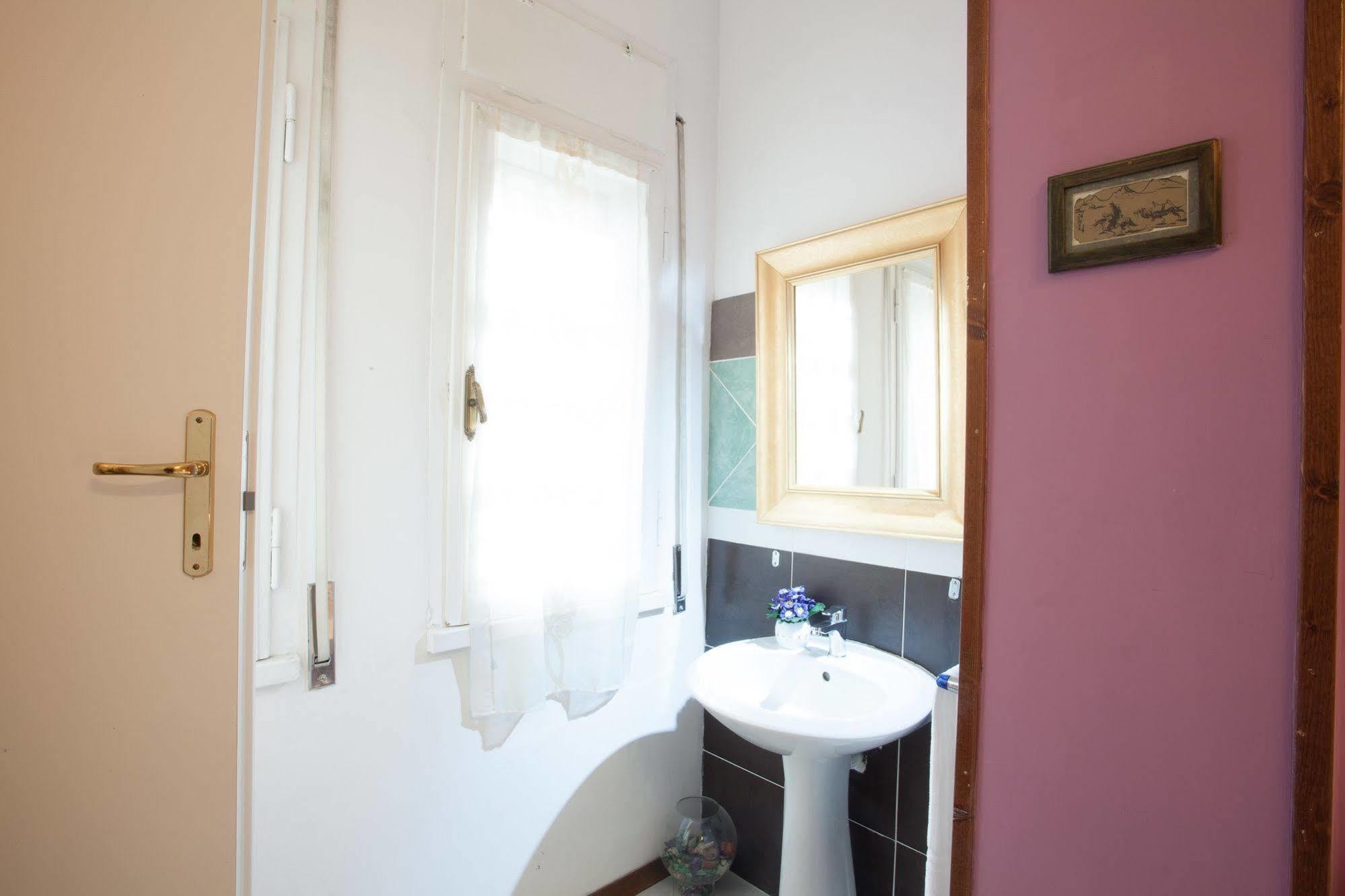Eva Guest house *