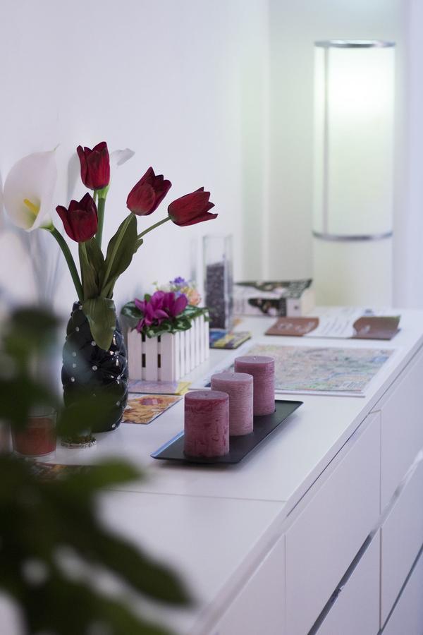 Hosting Flats Rome