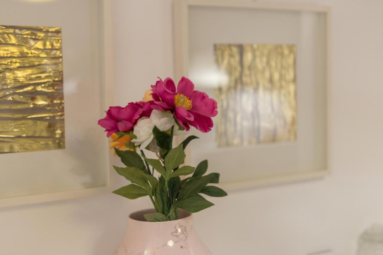 Gold Spanish's Steps Apartment Rome