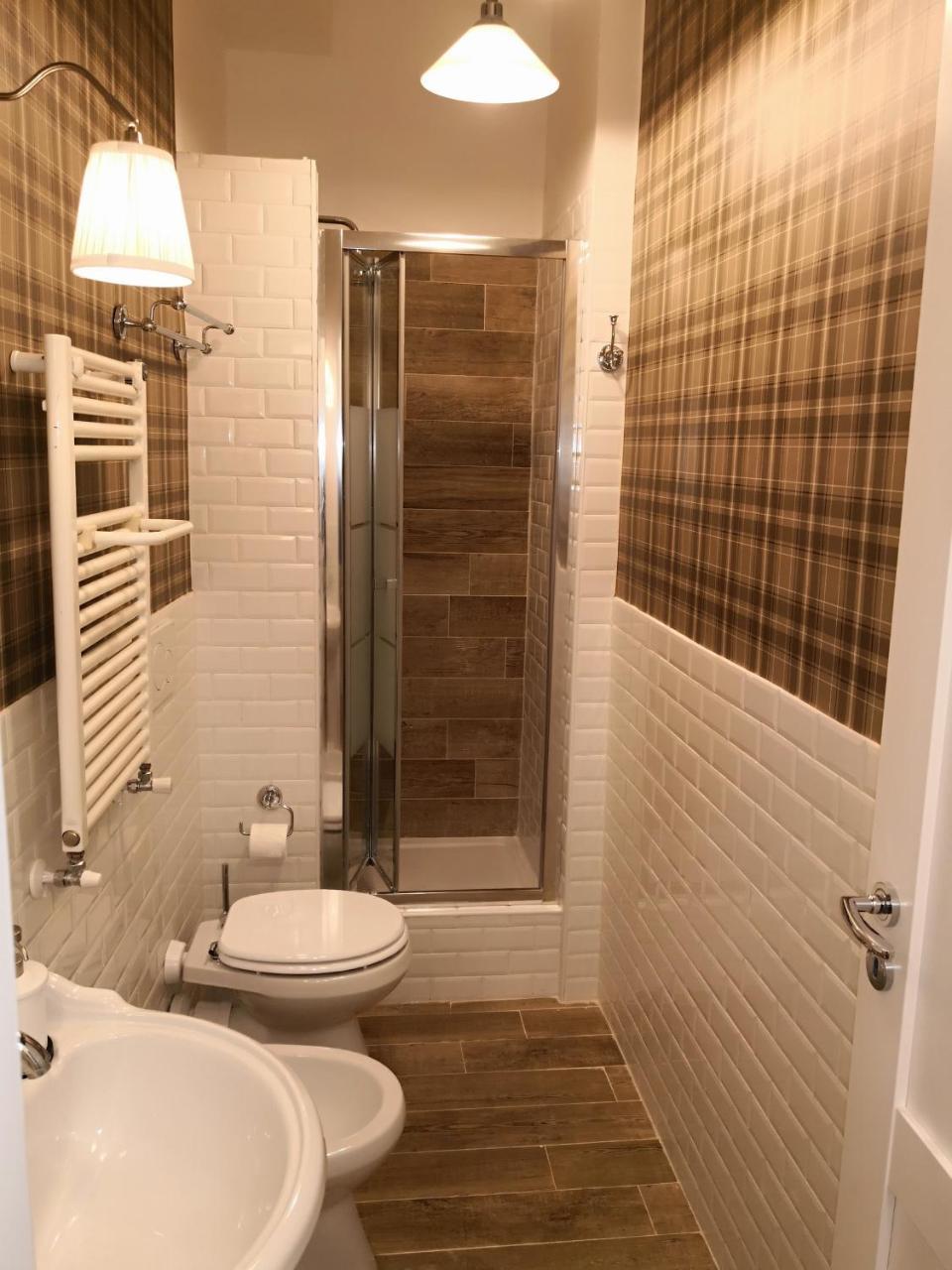 Urbana 33 Guest house