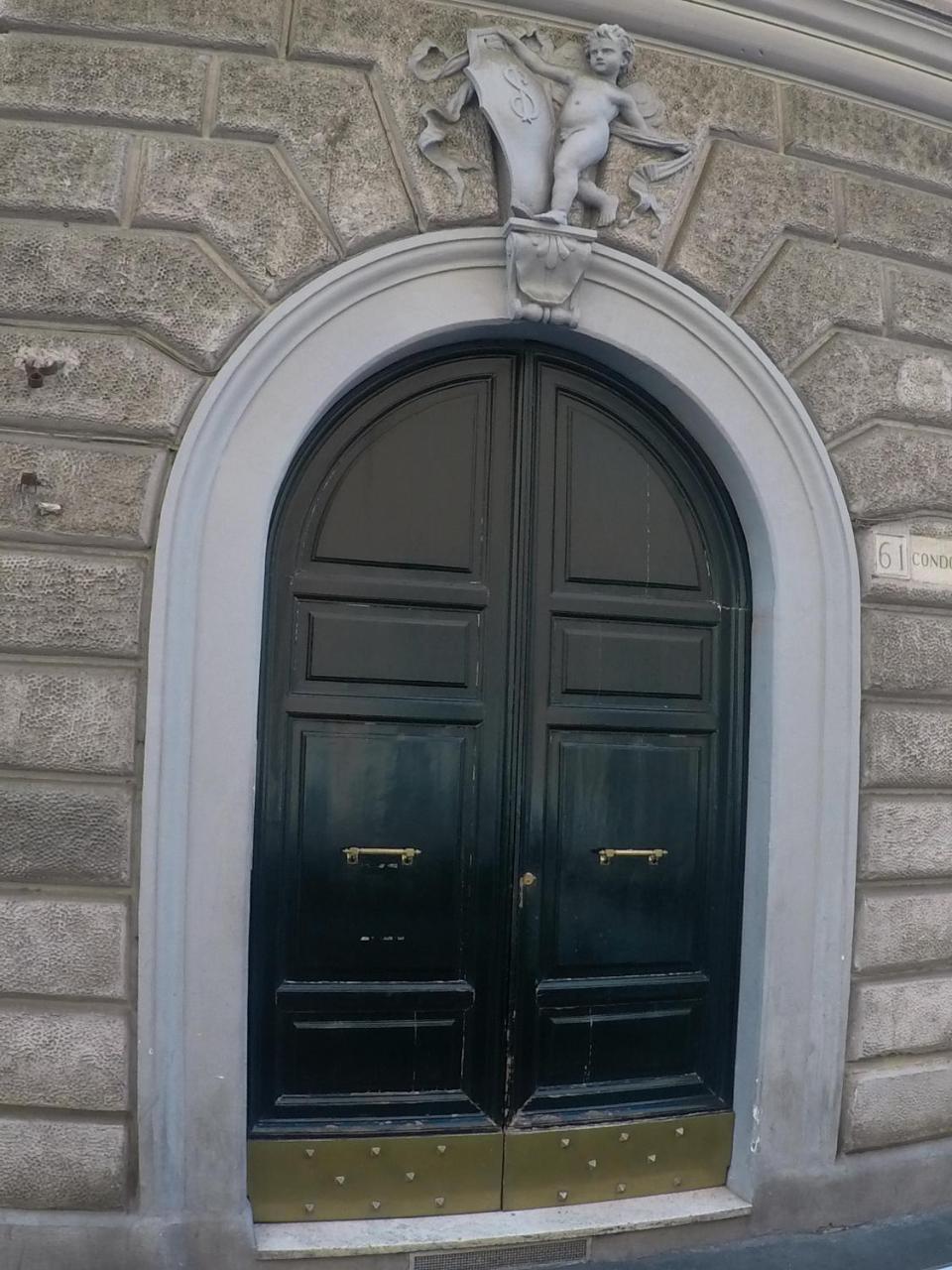 Two Flowers Guest house Rome