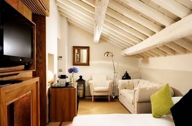 Romeluxsmariodf37 Hotel