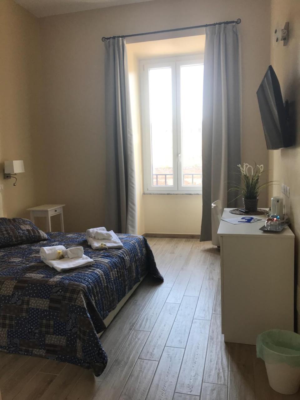 Serventi Longhi Guest house 2*