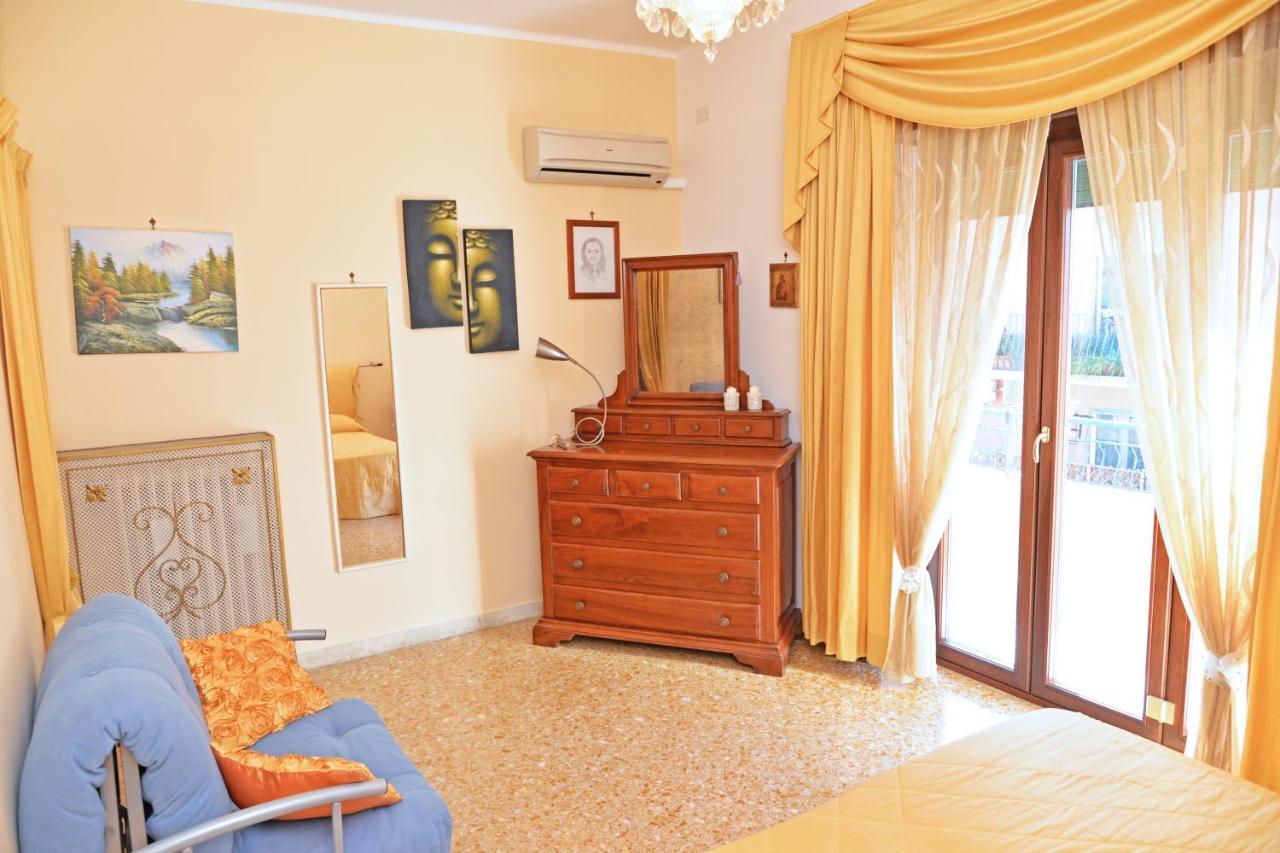 Friendly House