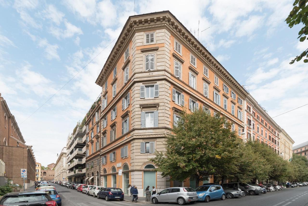 Borghese Roomy Flat Apartment