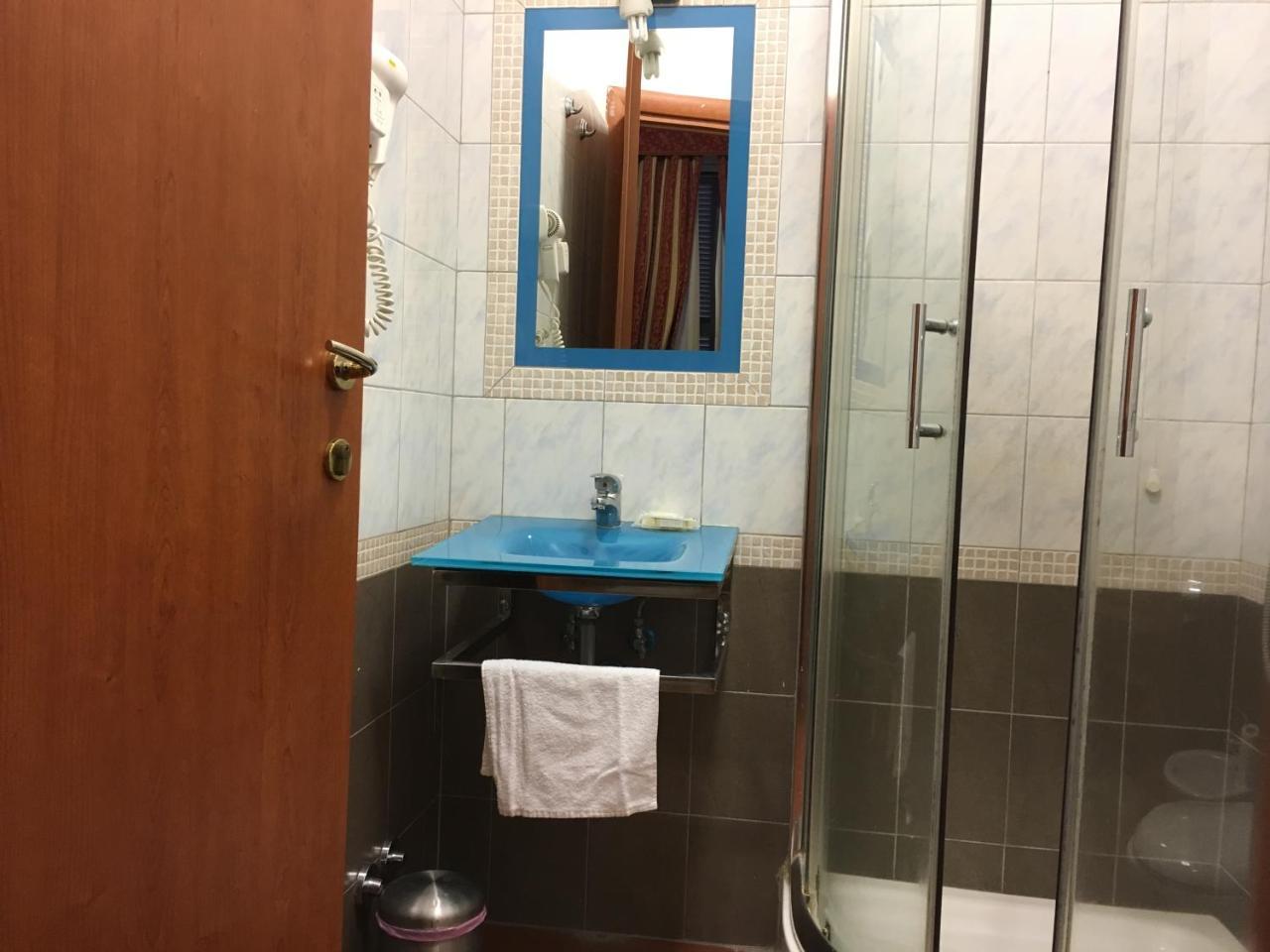 Hotel Toffa Place In 2*