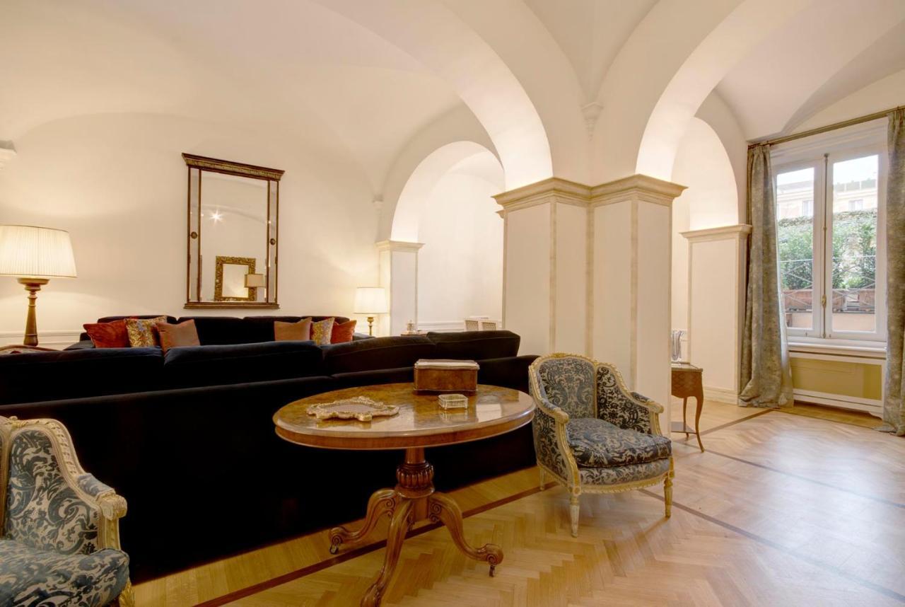 Trinita Dei Monti 3 Bedroom With Terrace Holiday home Rome