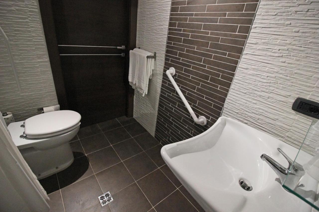 Hotel Charter