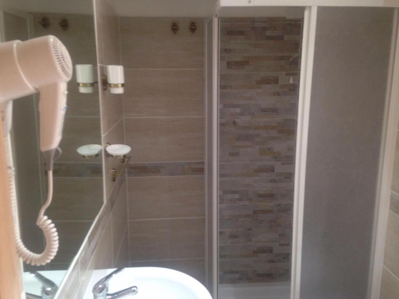 Hola Guest house 3*