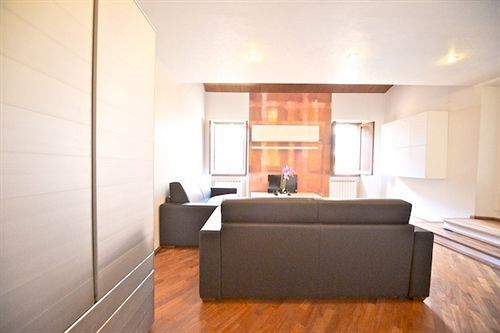 Purple Fandango Apartment *