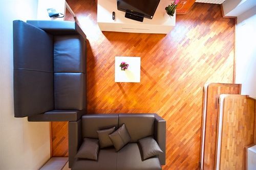 Purple Fandango Apartment Rome