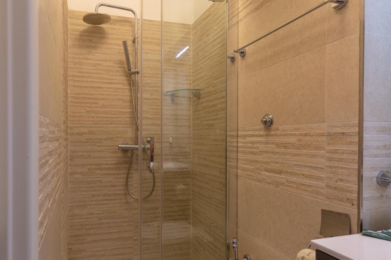 Affittacamere Flatinrome Trastevere Deluxe - Patio 3*