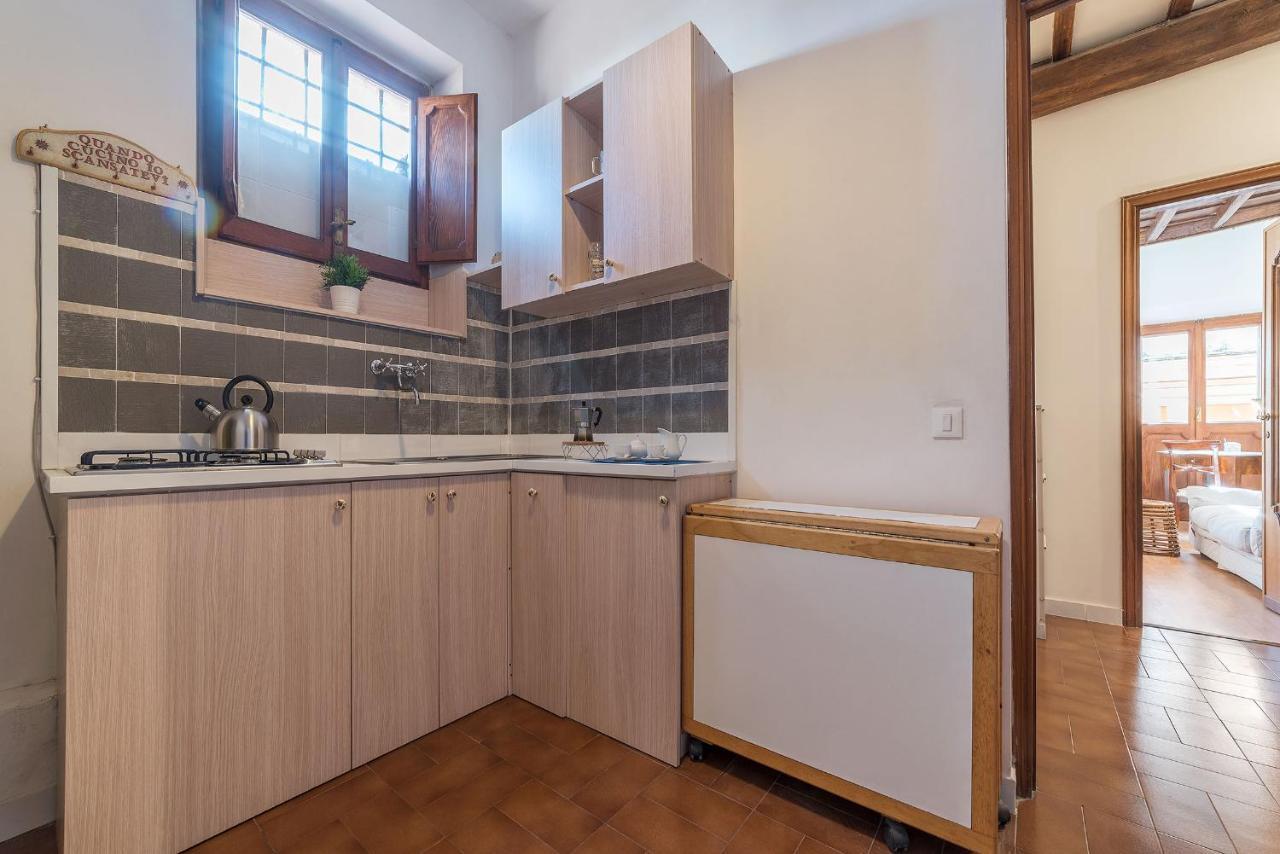 Montecitorio & Pantheon Stylish Flat Rome