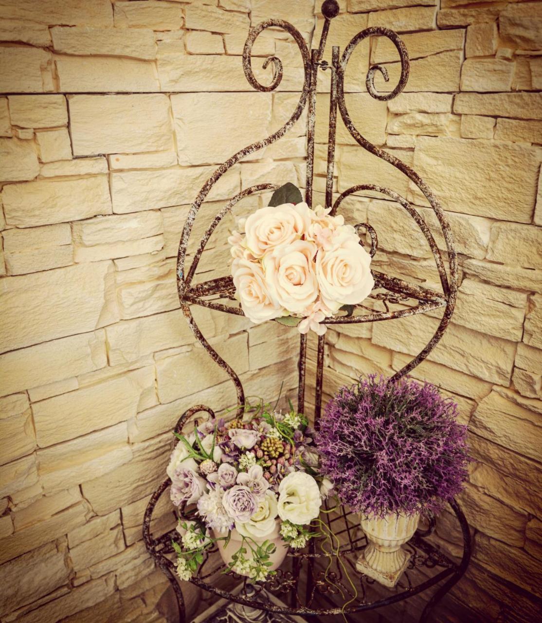 Romantic Dreams Bed & Breakfast 2*