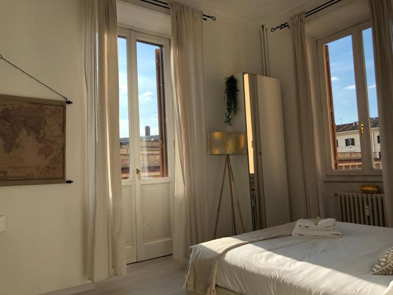 Apartment White Napoleone *