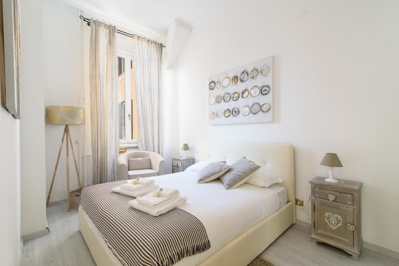 White Napoleone Apartment *