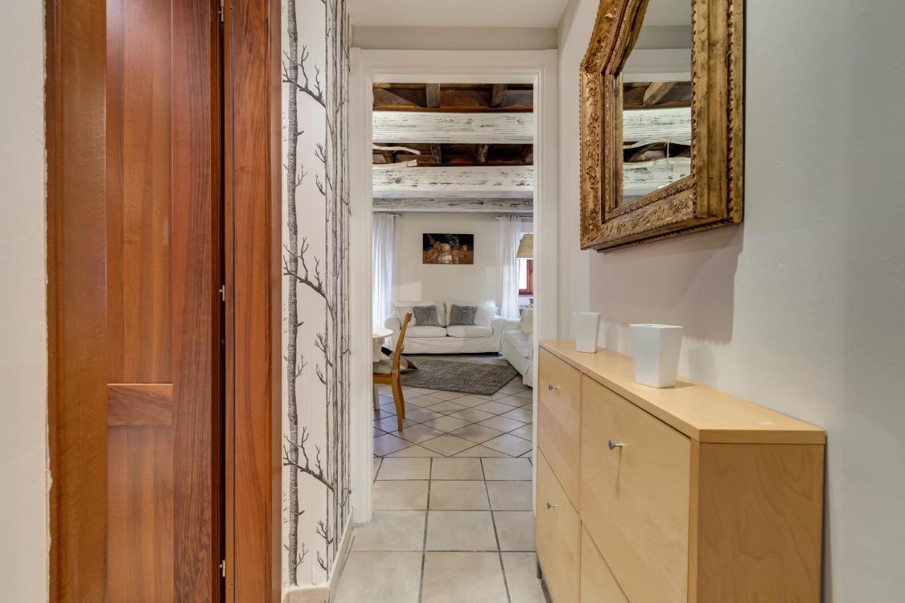 Trevi Fountain Apartment