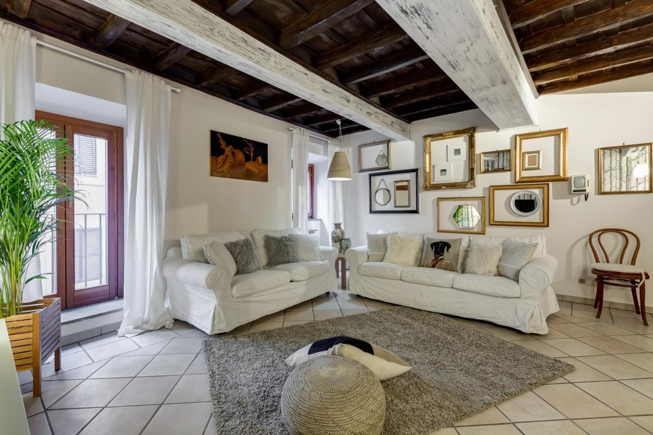 Trevi Fountain Apartment
