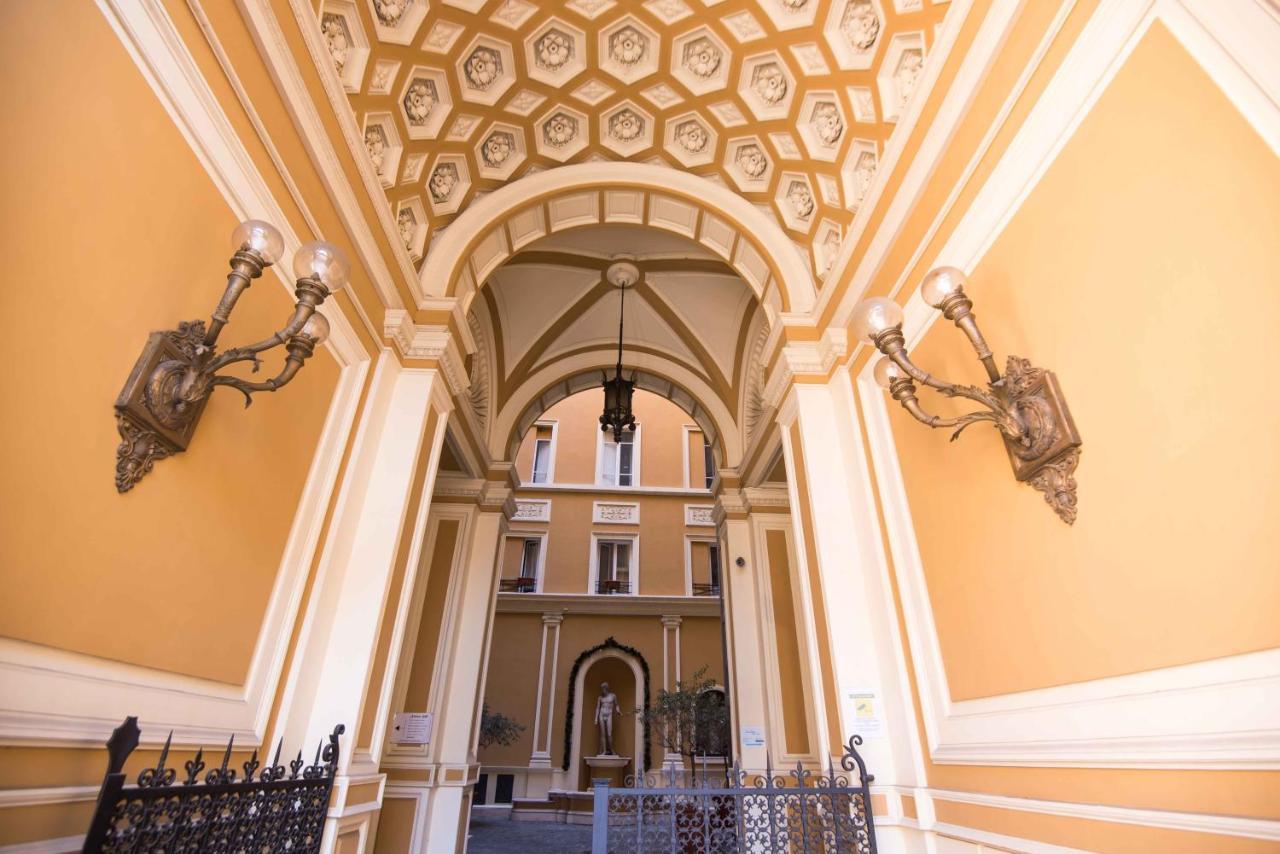 Navona Queen Rooftop Guest house