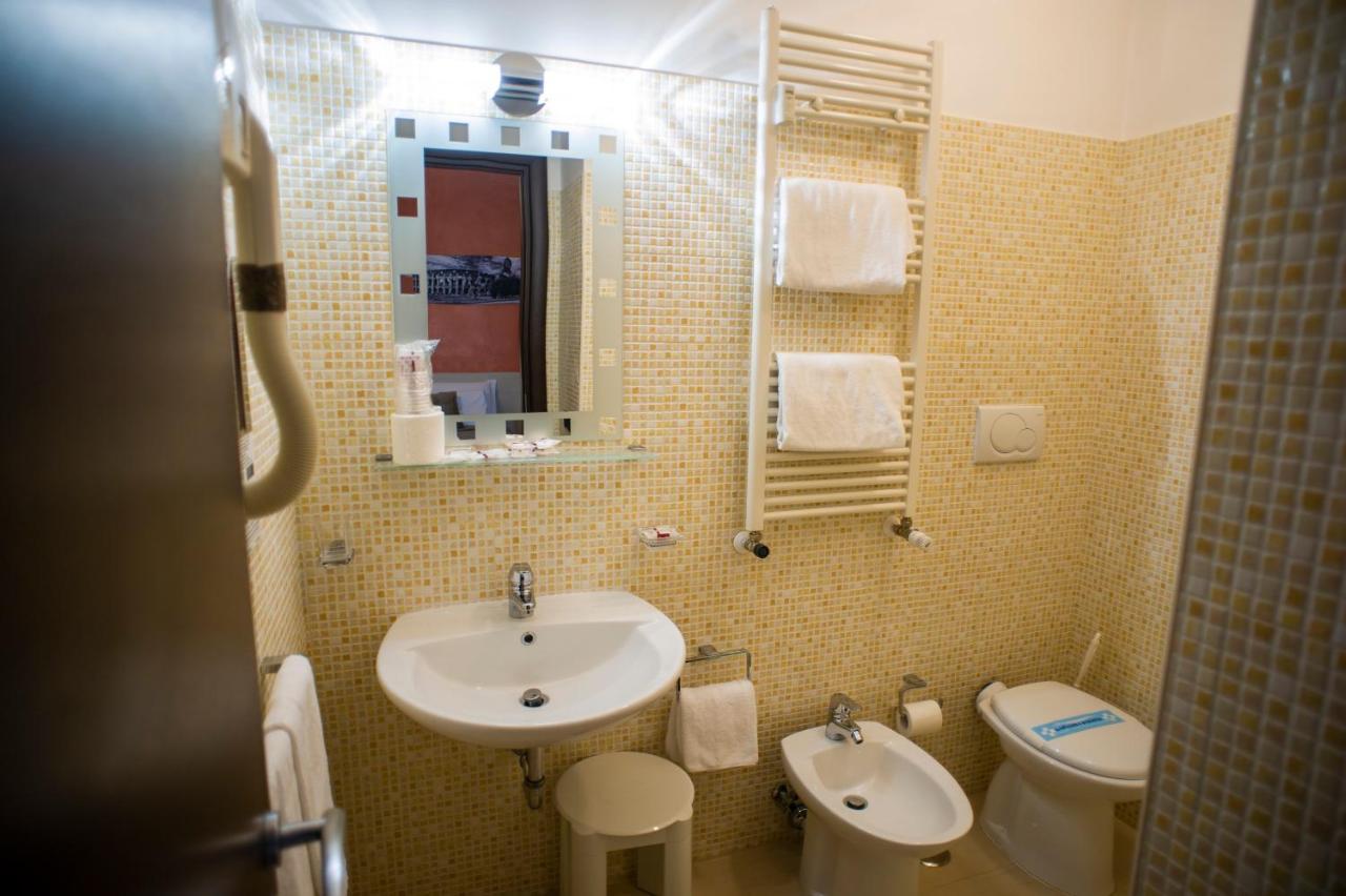 Guest house Cola Di Rienzo Suite Guest House 3*