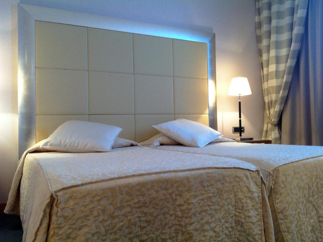 Papillo & 4* Rome