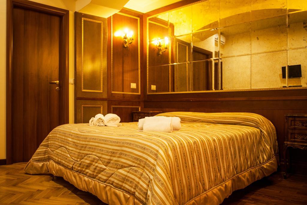 Domina Popolo Rome