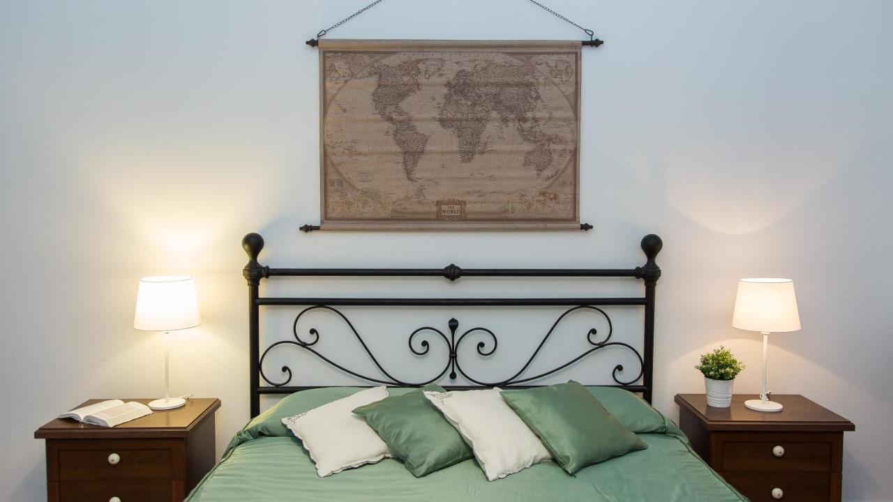 Atheneum By Rental In Rome Apartment *