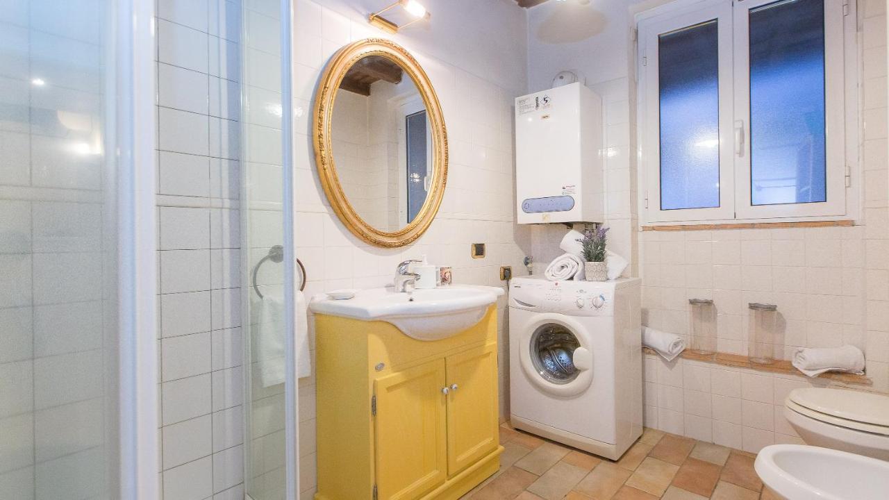 Apartment In Falegnami Rome