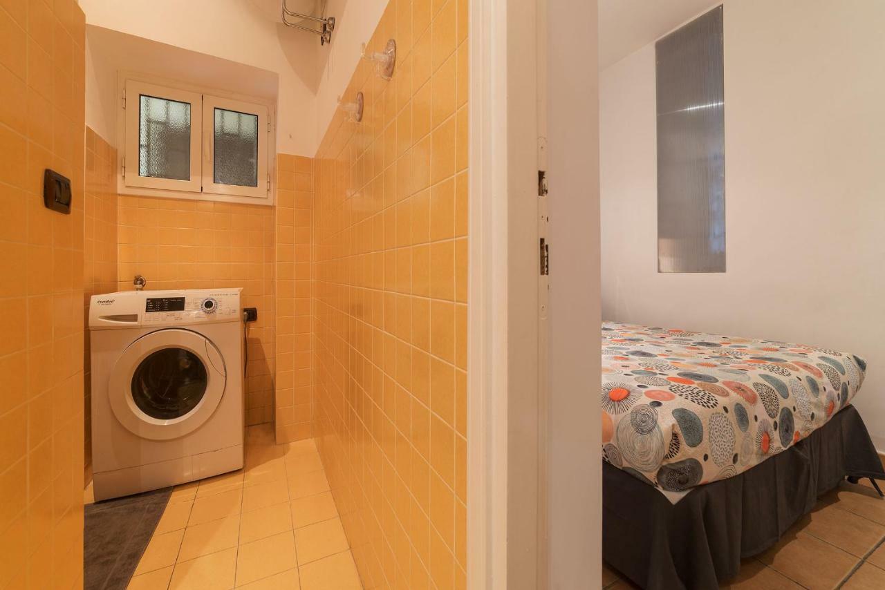 Colosseo & San Clemente Cozy Flat Rome
