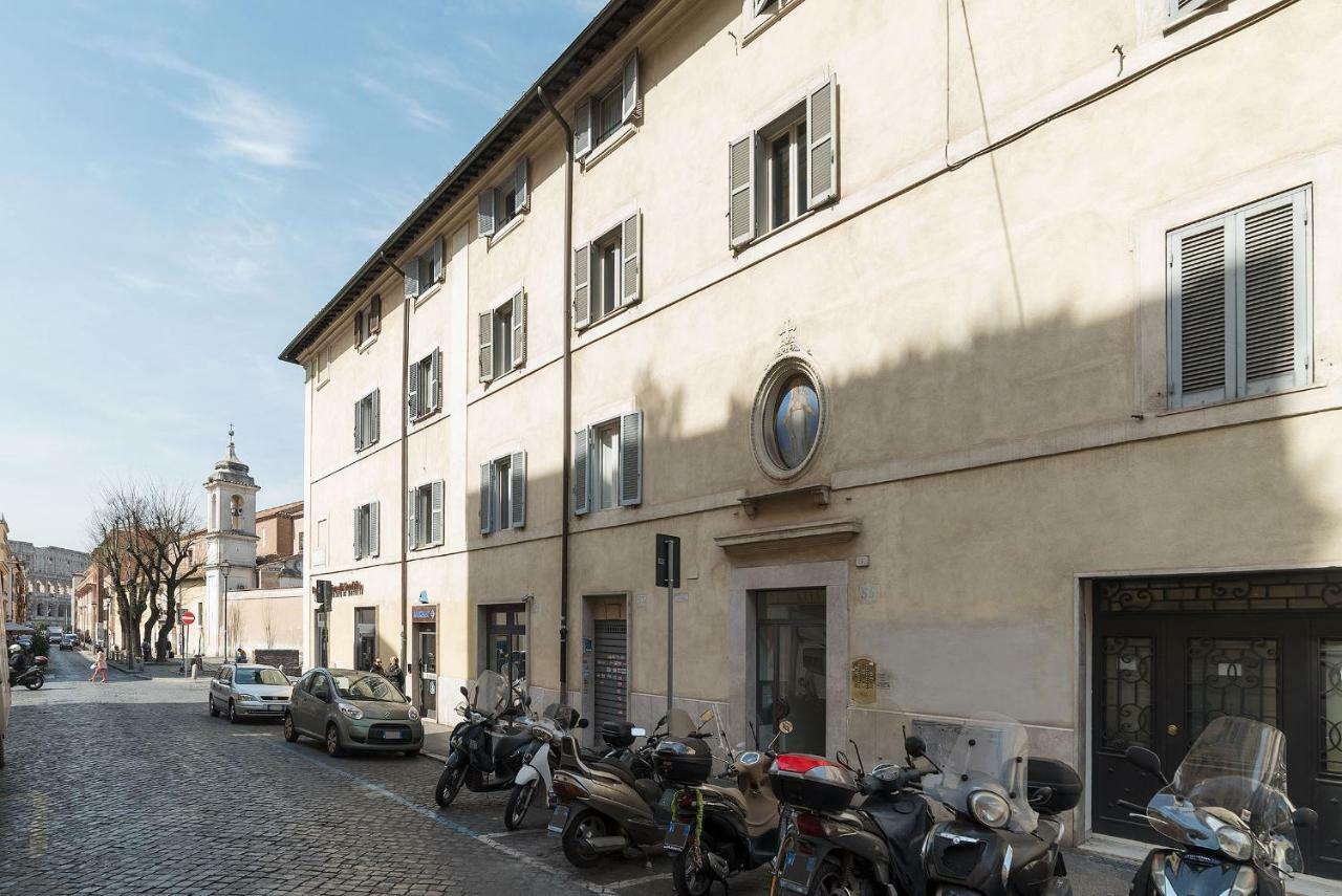 Colosseo & San Clemente Cozy Flat Rome