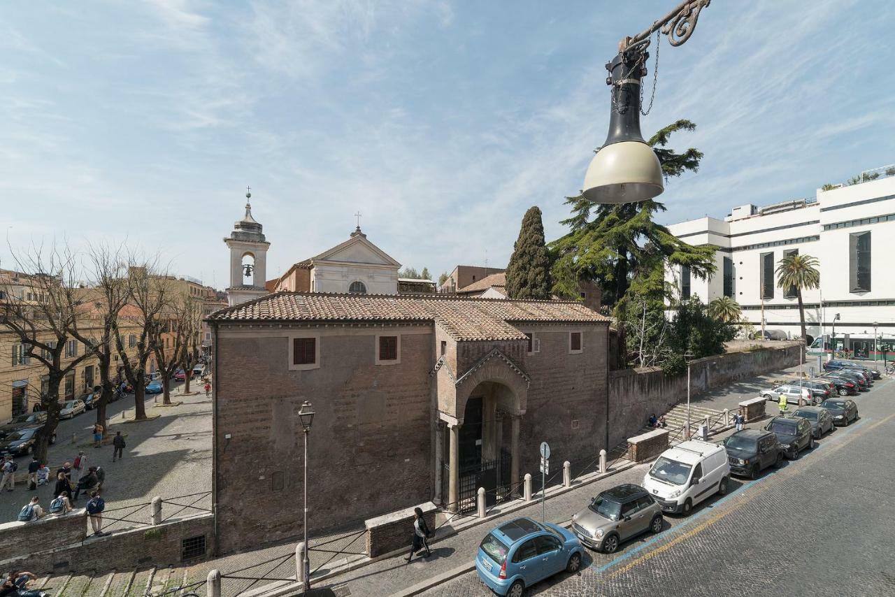 Colosseo & San Clemente Cozy Flat Rome