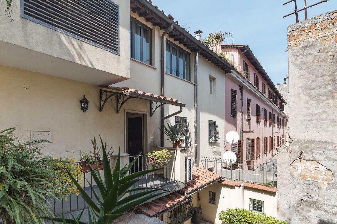 Colosseo & San Clemente Cozy Flat Apartment Rome