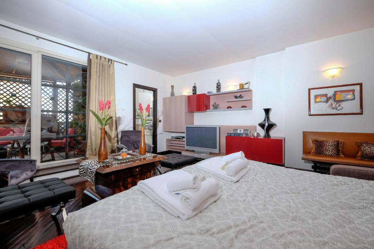 Amazing Penthouse With Terrace By Caracalla Rome