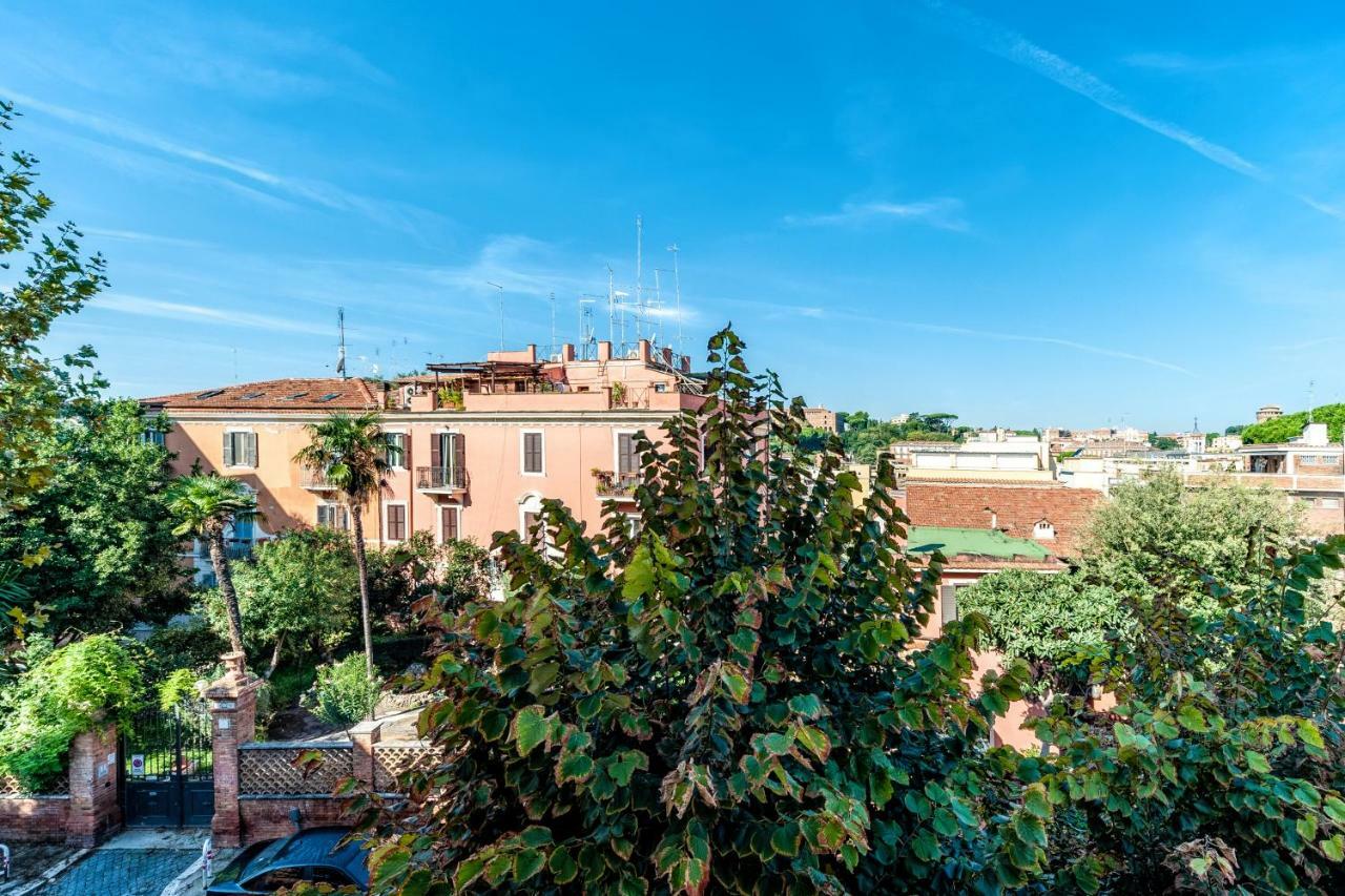Gallo's Holidays St Peter Apartment Rome