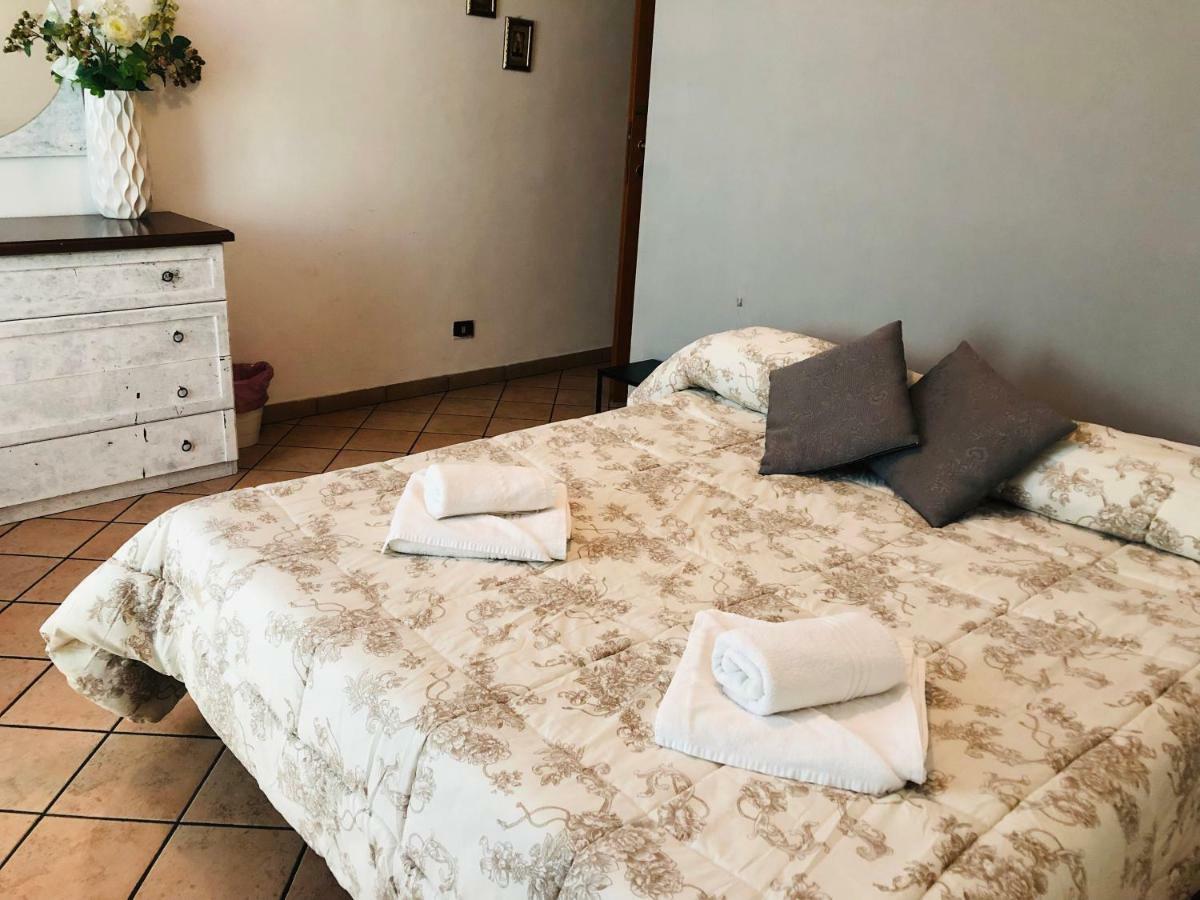 Parisa Guest house 2*