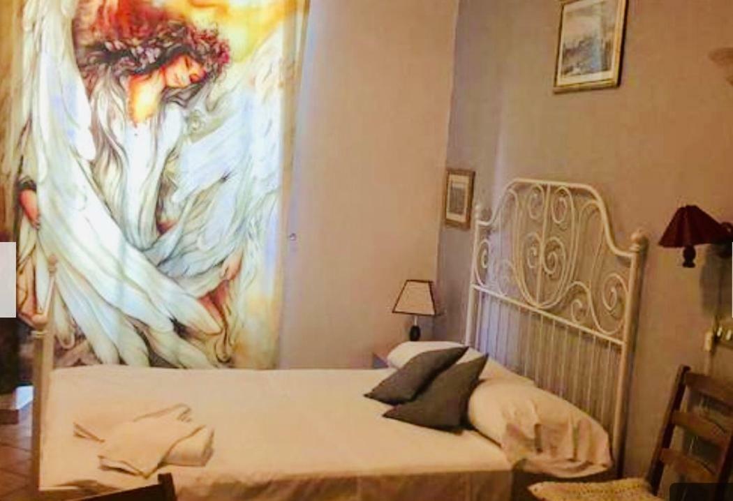 Parisa Guest house 2*