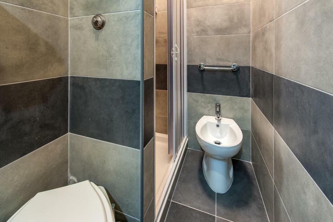 Alessandro A San Pietro Bed Guest house Rome