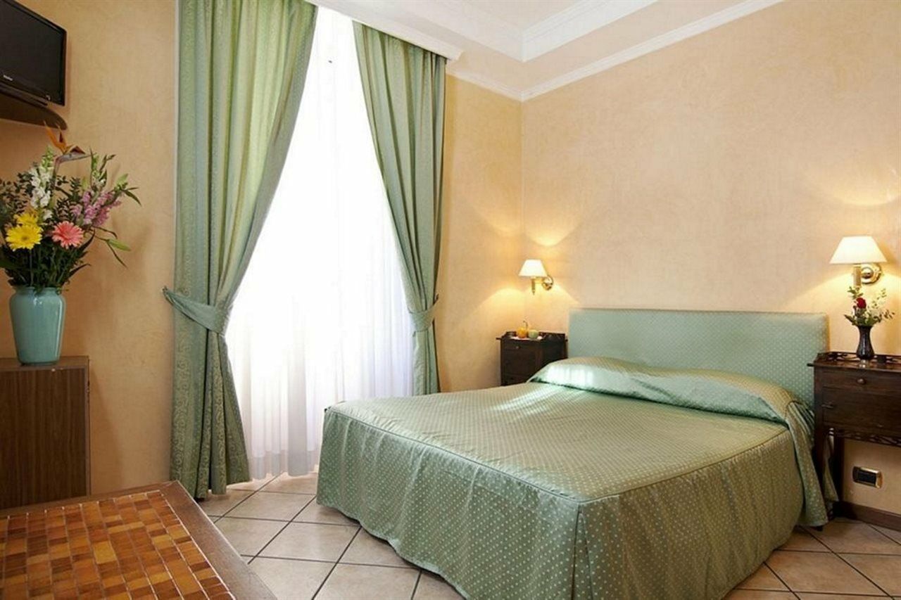 Montreal 3* Rome