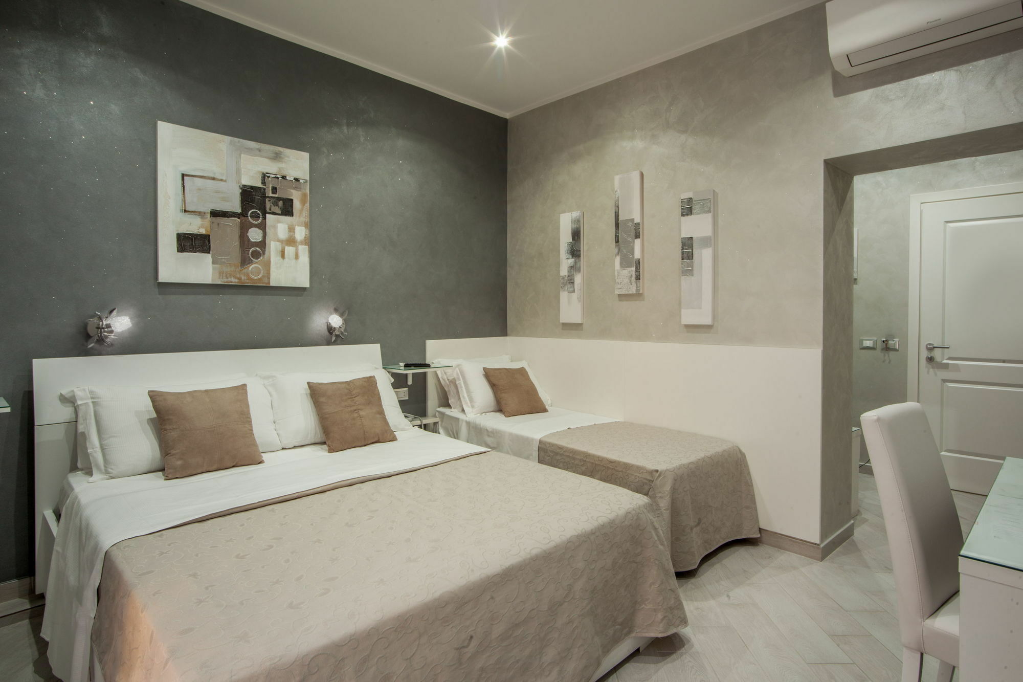 Guest house Frattina Grand Suite Guesthouse 3*