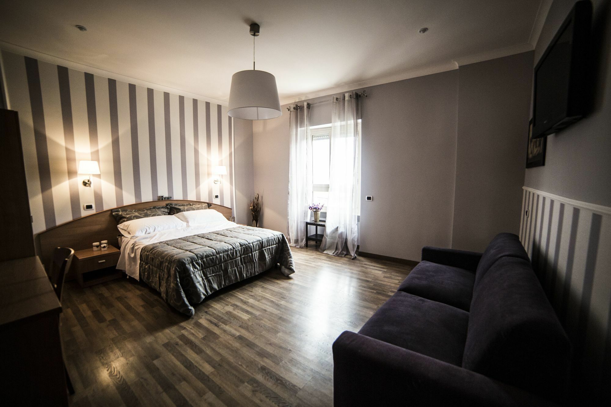 St Peter Bed In Guest house Rome